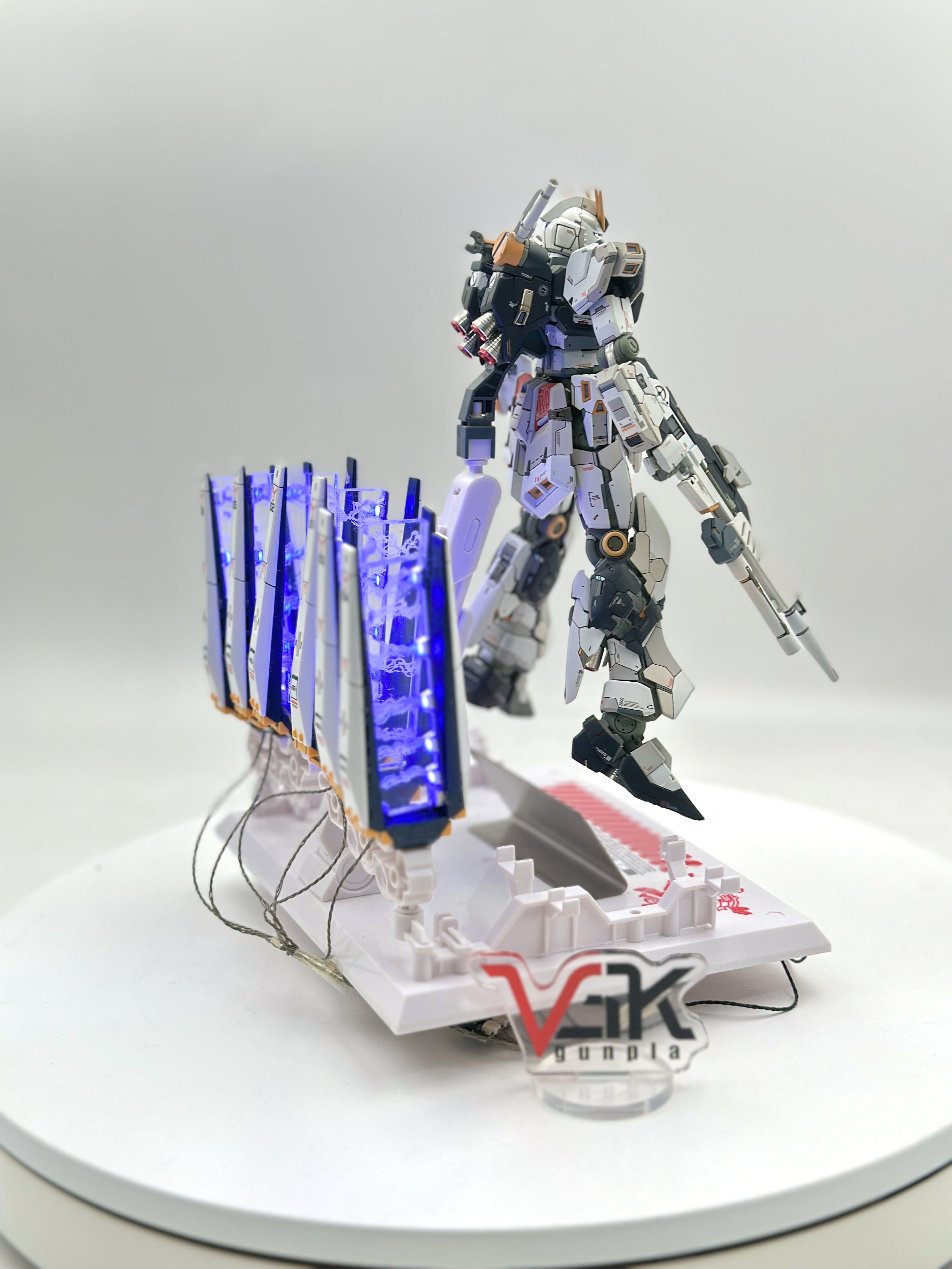 San Zang Studio Resin Conversion Kit RG 1/144  Nu Gundam Rx-93