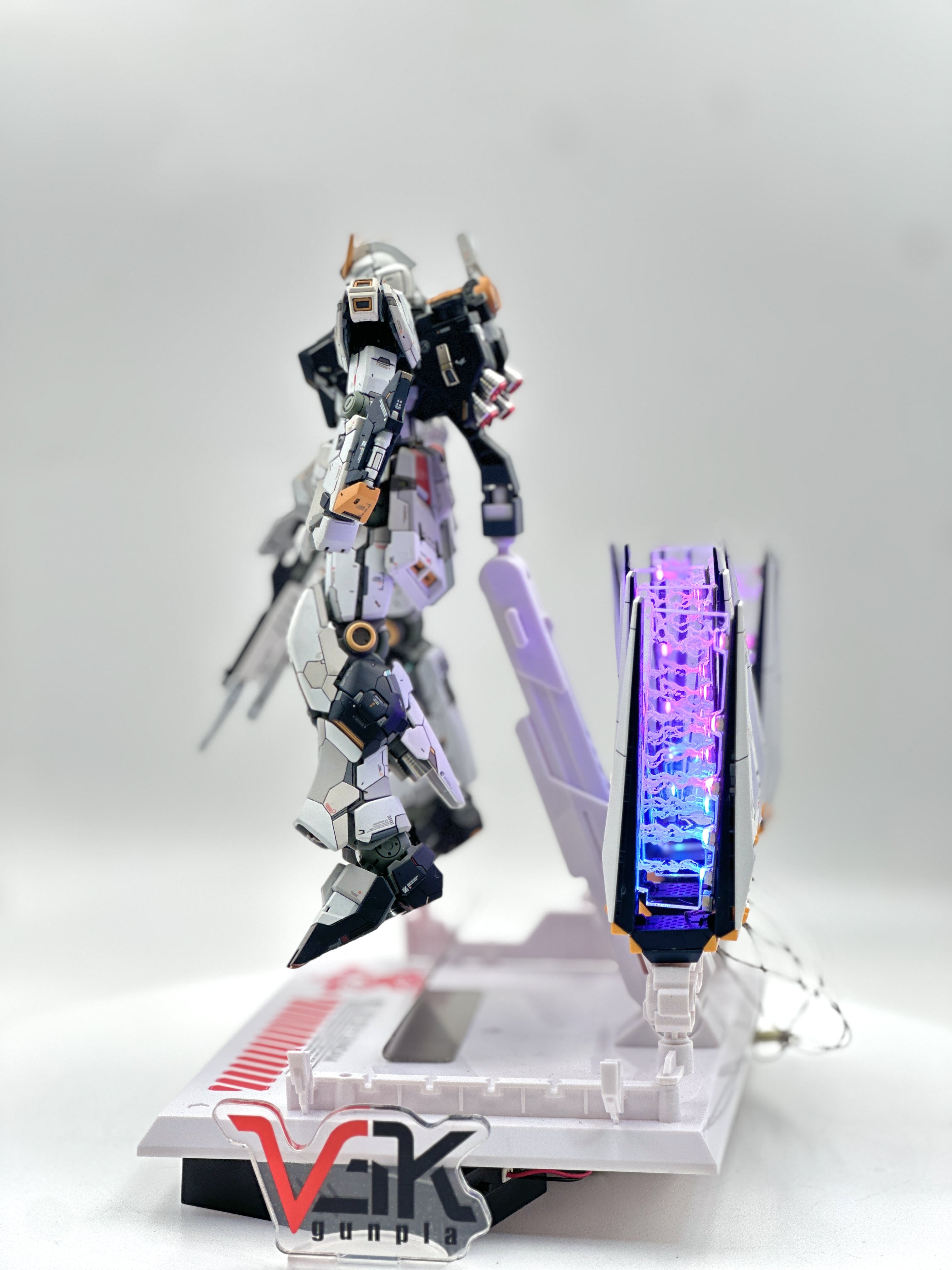 San Zang Studio Resin Conversion Kit RG 1/144  Nu Gundam Rx-93