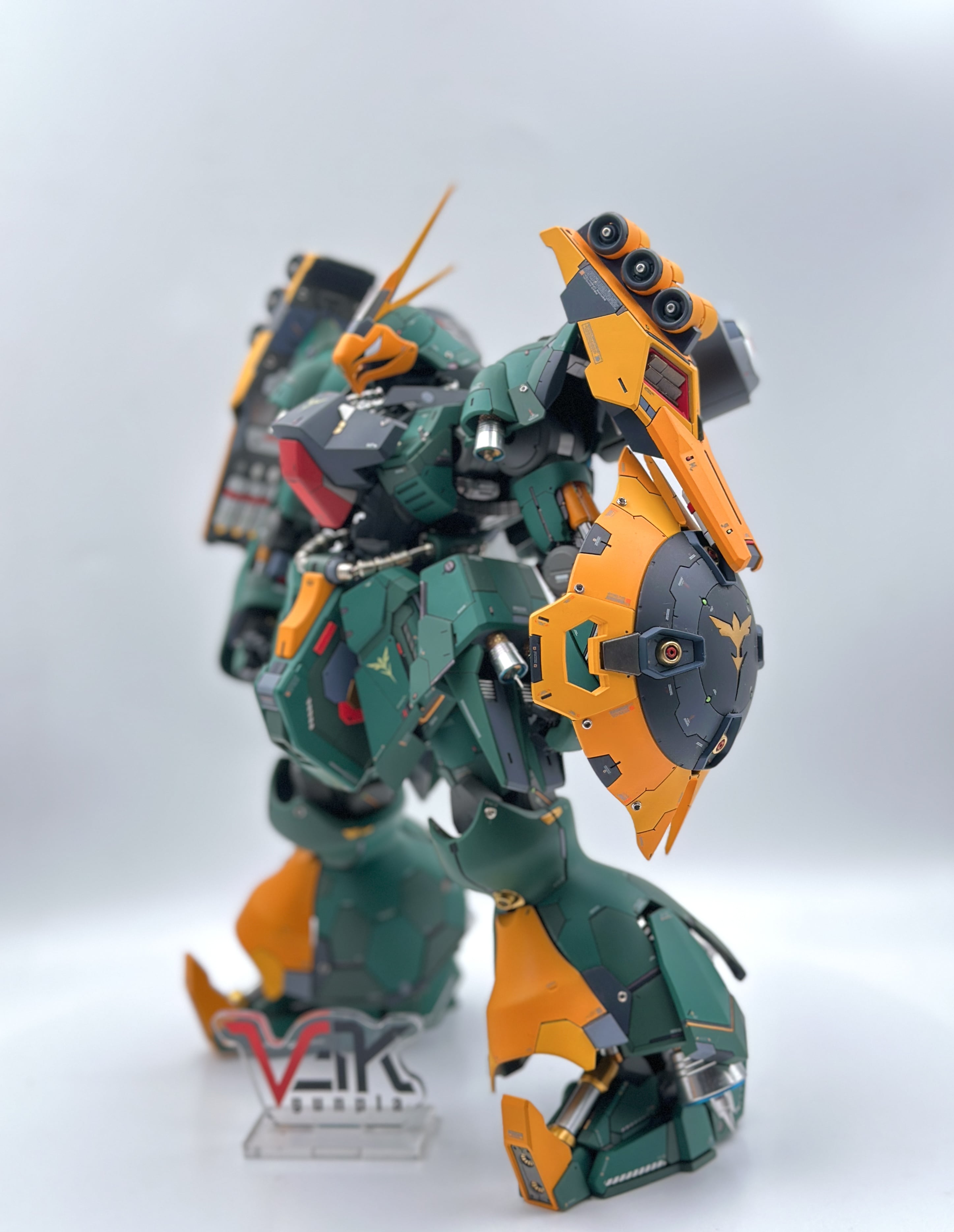 Friday Studio Resin Conversion Kit 1/100 Jagd Doga MSN-03
