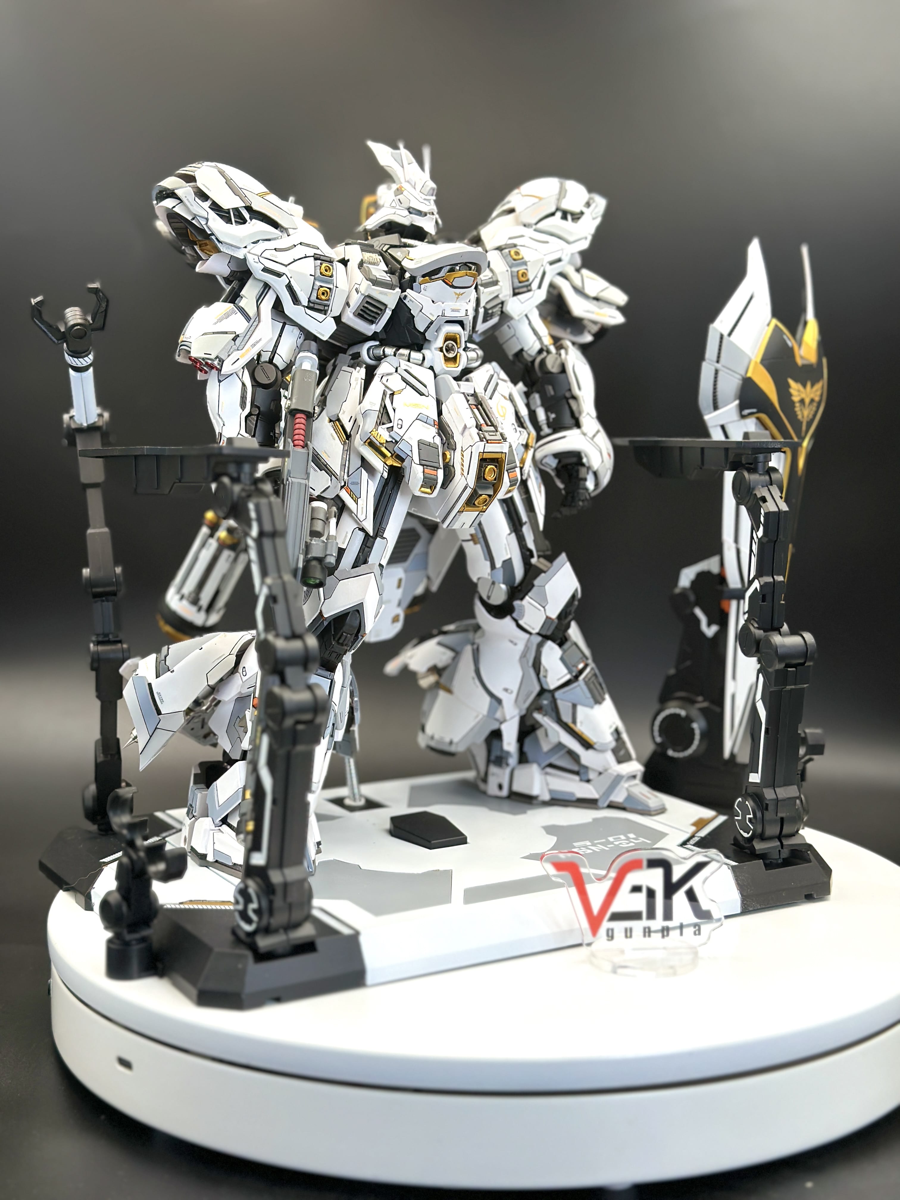 Yujiao Land Studio Resin Conversion Kit 1/100 Sazabi MSN-04 (White Version)