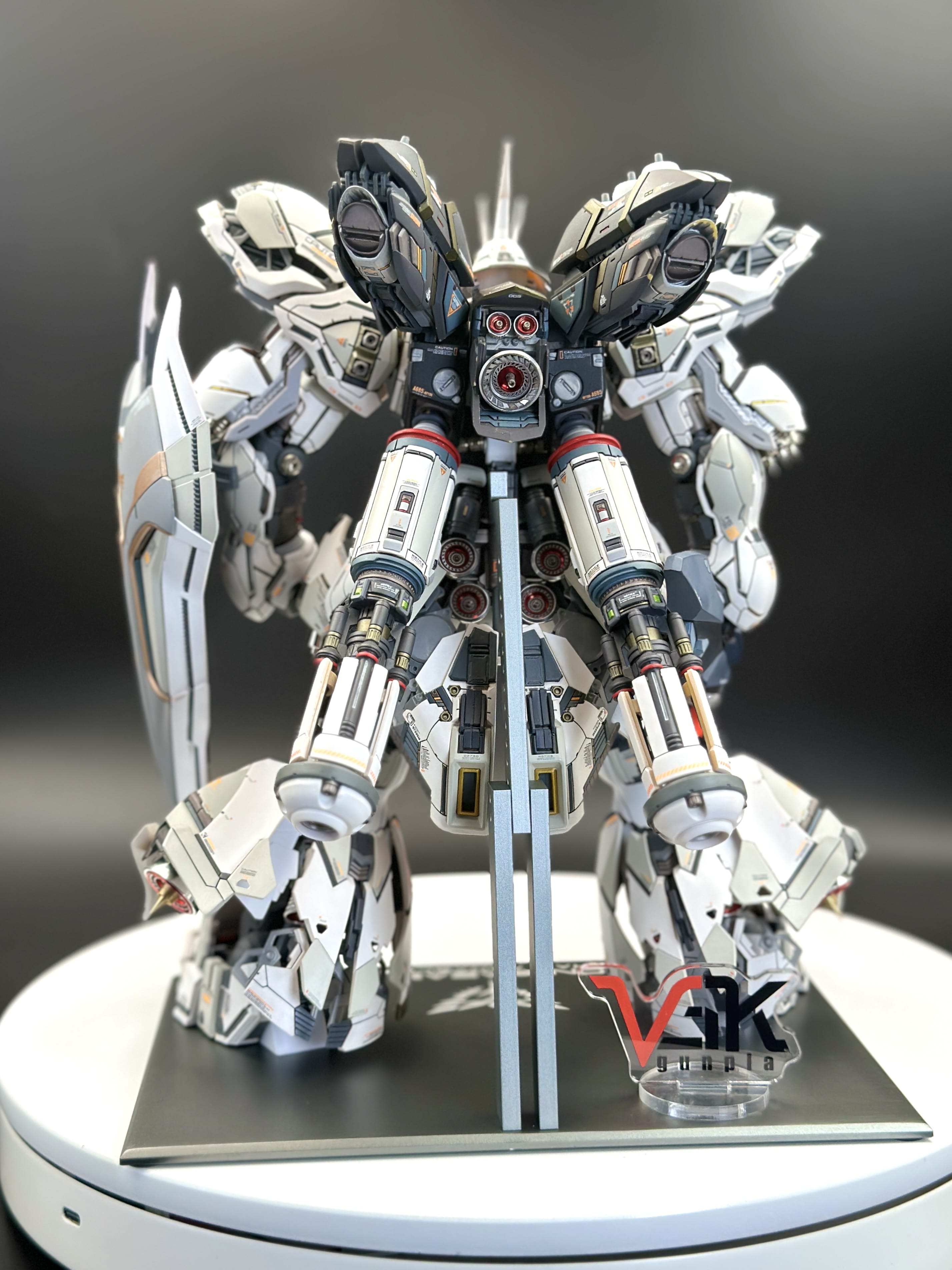 Yujiao Land Studio Resin Conversion Kit 1/100 Sazabi MSN-04 (White Version)