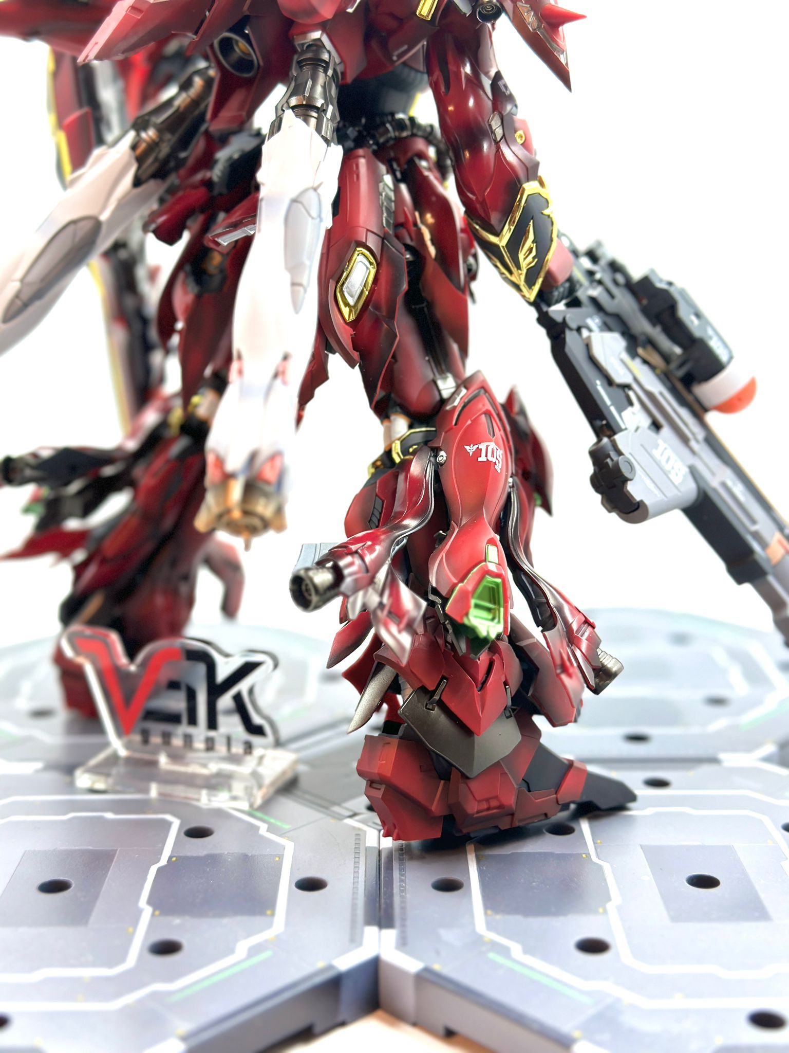 akumi Studio Resin Conversion Kit 1/100 Sinanju MSN-06S (Gloss Varnish Version)