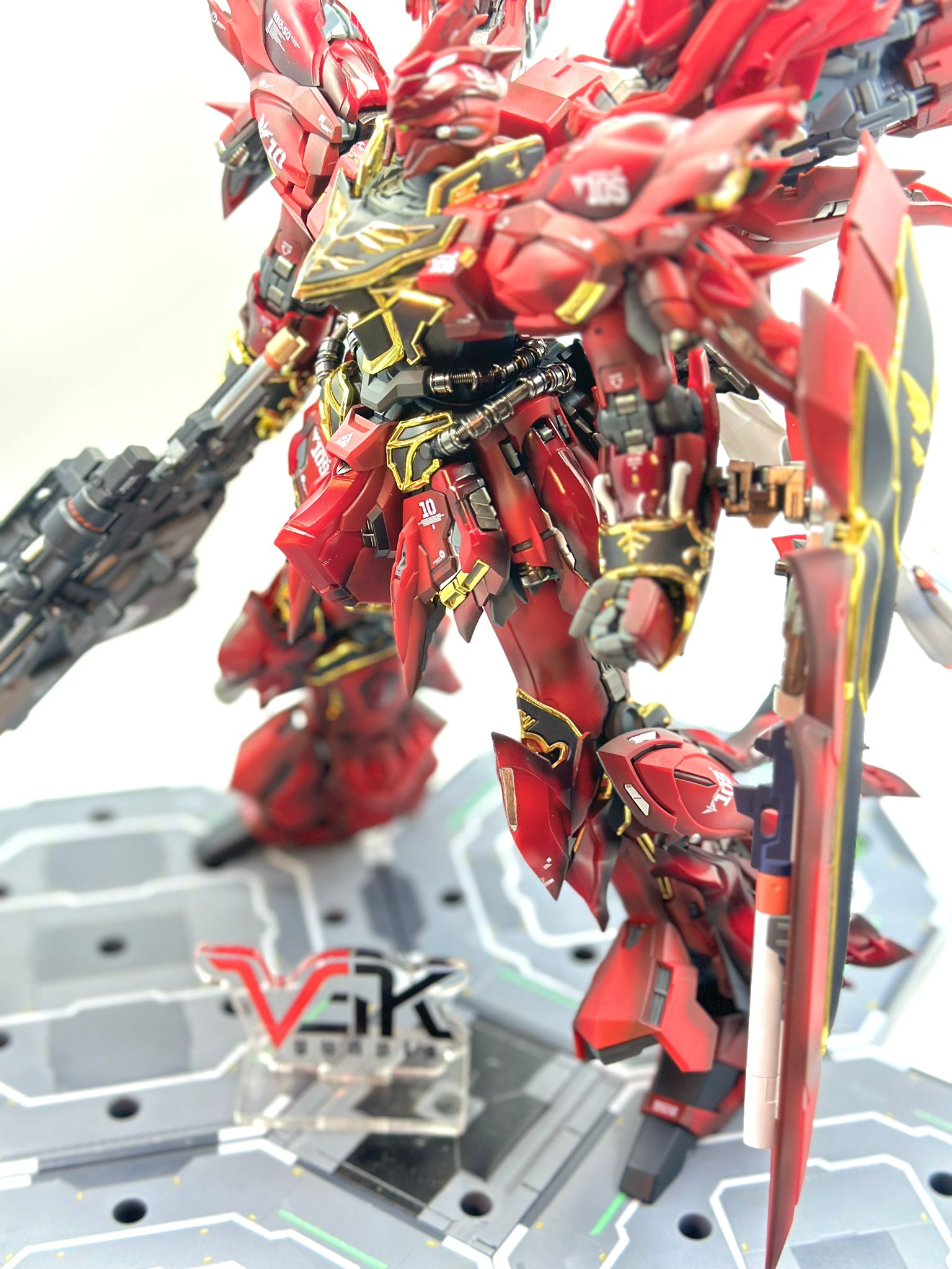 akumi Studio Resin Conversion Kit 1/100 Sinanju MSN-06S (Gloss Varnish Version)