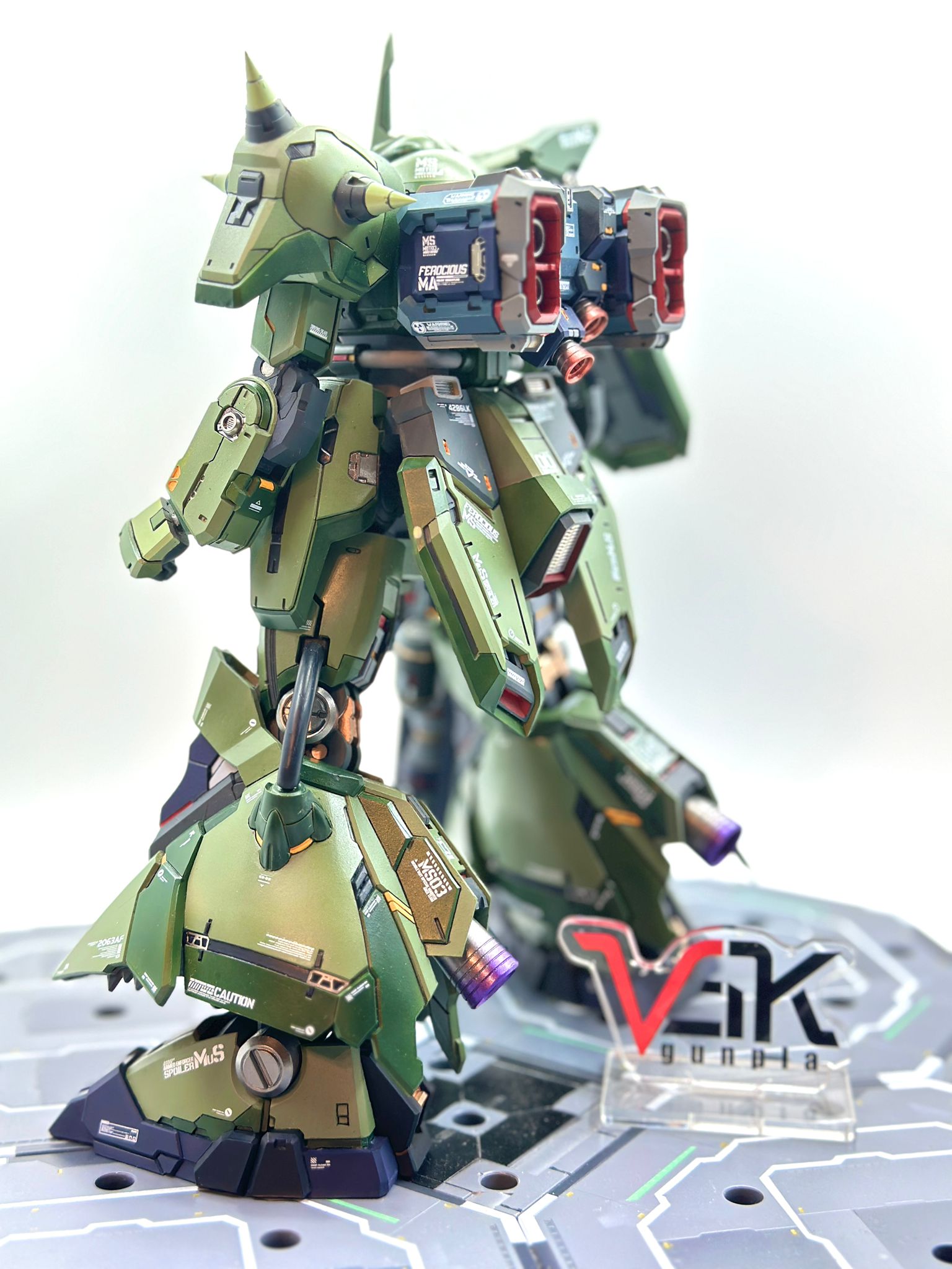 Yujiao Land Studio Resin Conversion Kit GK MG 1/100 Zaku III